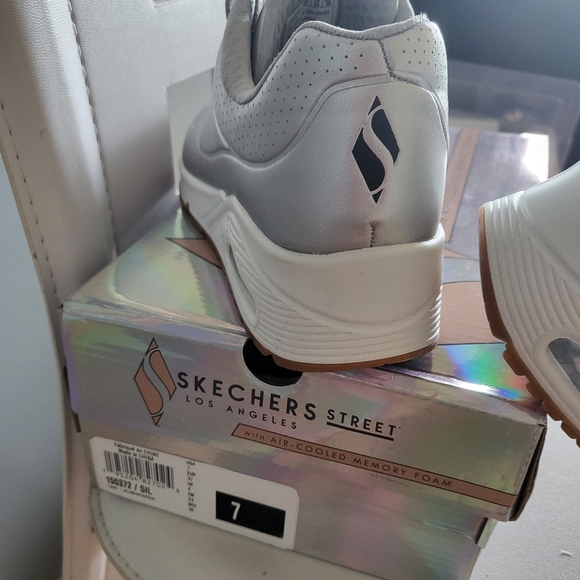 SKECHERS STREET LA - Picture 2 of 3